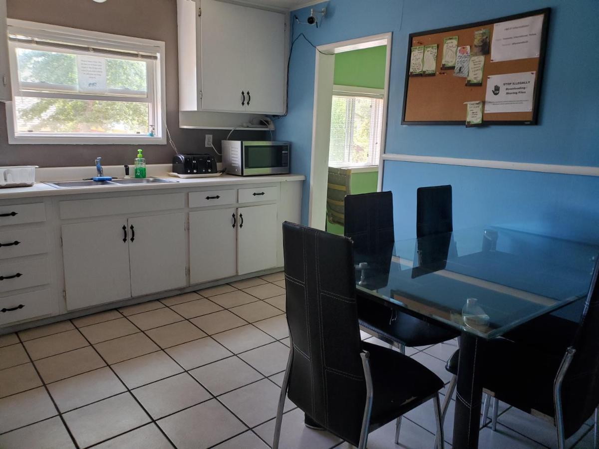 Yosemite International Hostel Groveland Exterior photo