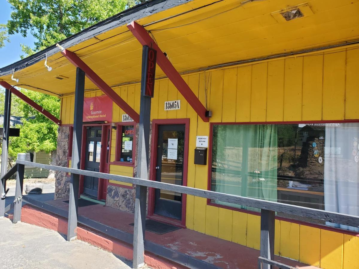 Yosemite International Hostel Groveland Exterior photo