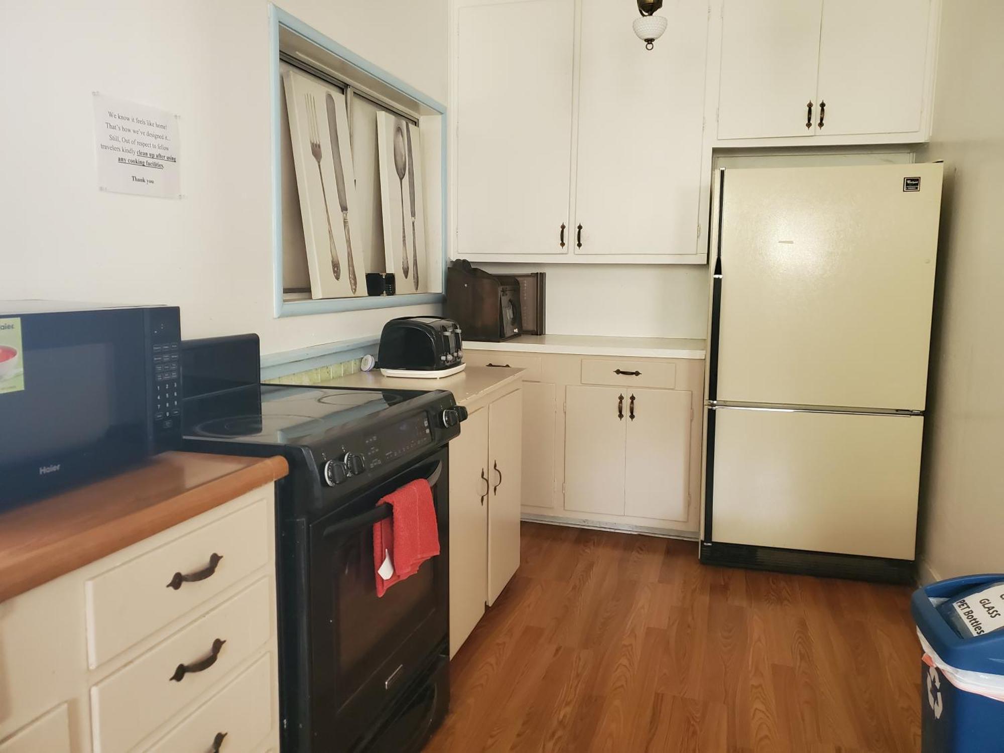 Yosemite International Hostel Groveland Room photo
